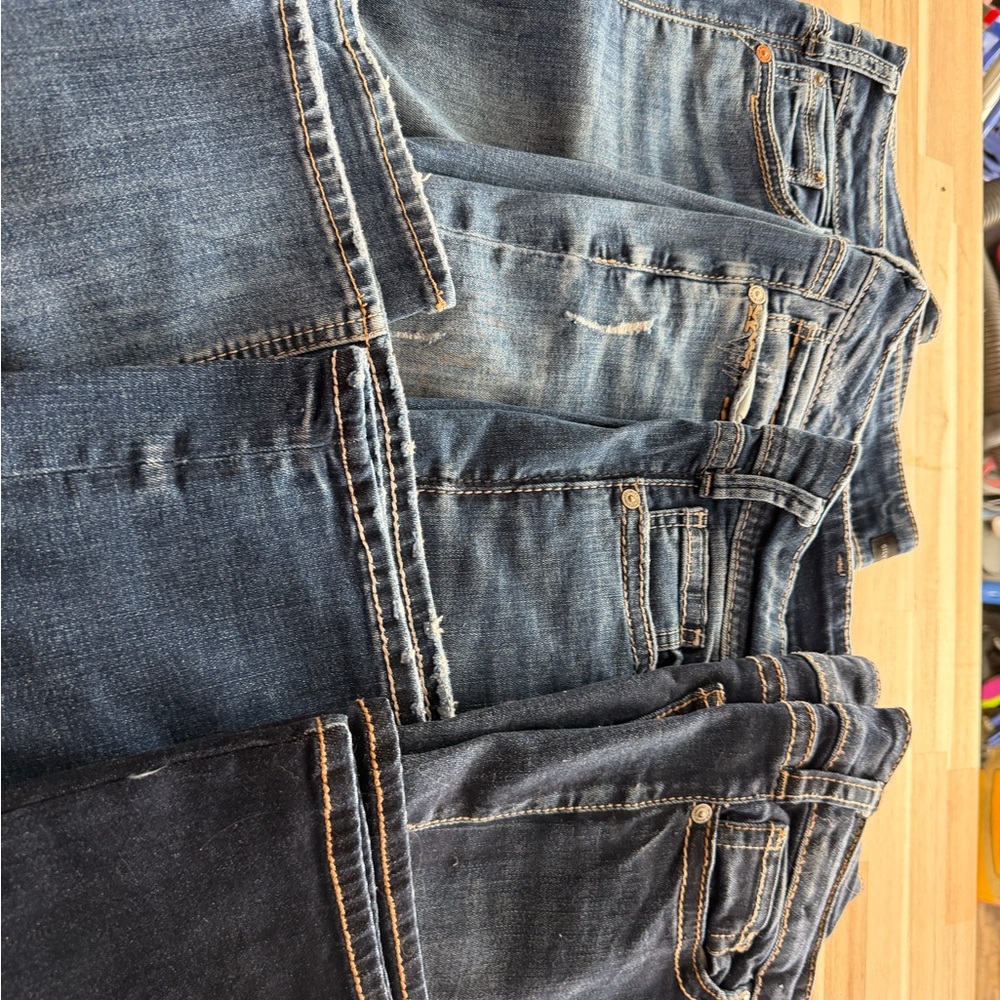 Silver Jeans Women's Boot Cut in Blue and Dark Blue